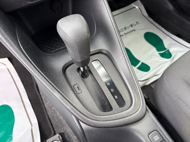 ヤリス ハイブリッドＸ　衝突軽減　レーンキープ　障害物センサー　アダプティブクルーズ　ナビ　Ｂカメラ　Ｂｌｕｅｔｏｏｔｈオーディオ　ＥＴＣ　Ｉストップ　禁煙車　ＡＢＳ　オートハイビーム　オートライト（44枚目）