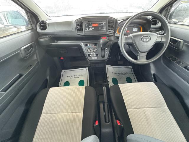 ミライース Ｌ　Ｉストップ　キーレス　フルフラット　ＡＢＳ　ＣＤ　運転席エアバッグ　助手席エアバッグ　エアコン　パワーウィンドウ　パワーステアリング　横滑り防止（3枚目）