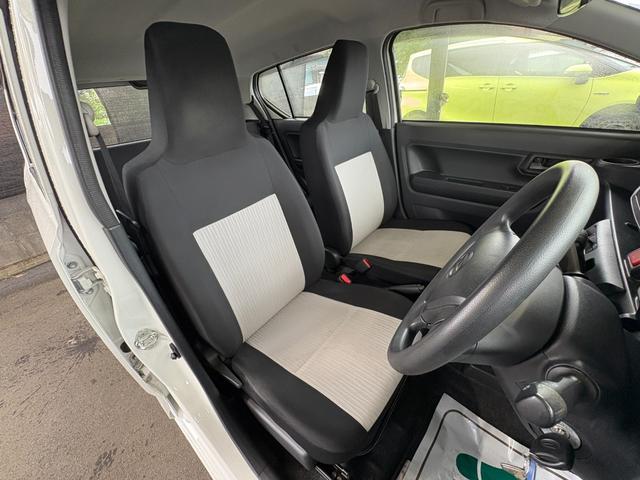 ミライース Ｌ　Ｉストップ　キーレス　フルフラット　ＡＢＳ　ＣＤ　運転席エアバッグ　助手席エアバッグ　エアコン　パワーウィンドウ　パワーステアリング　横滑り防止（8枚目）