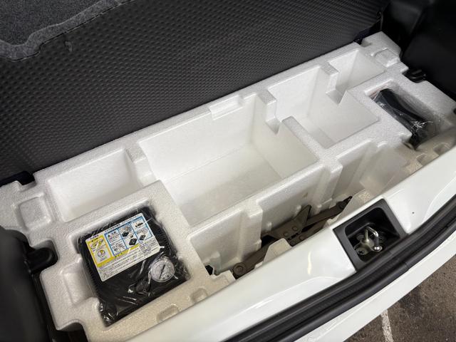 アルト Ｆ　キーレス　禁煙車　フルフラット　横滑り防止　ＡＢＳ　ＣＤ　運転席エアバッグ　助手席エアバッグ　エアコン　パワーウィンドウ　パワーステアリング（29枚目）