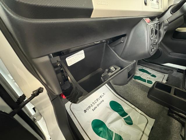 アルト Ｆ　キーレス　禁煙車　フルフラット　横滑り防止　ＡＢＳ　ＣＤ　運転席エアバッグ　助手席エアバッグ　エアコン　パワーウィンドウ　パワーステアリング（34枚目）