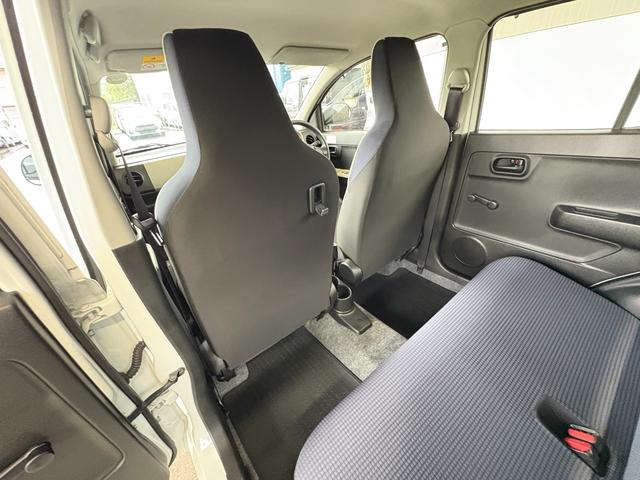 アルト Ｆ　キーレス　禁煙車　フルフラット　横滑り防止　ＡＢＳ　ＣＤ　運転席エアバッグ　助手席エアバッグ　エアコン　パワーウィンドウ　パワーステアリング（41枚目）