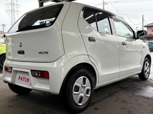 アルト Ｆ　キーレス　禁煙車　フルフラット　横滑り防止　ＡＢＳ　ＣＤ　運転席エアバッグ　助手席エアバッグ　エアコン　パワーウィンドウ　パワーステアリング（43枚目）