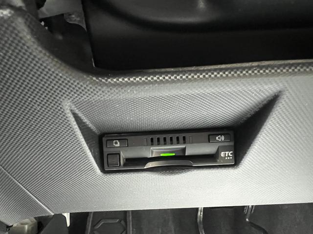 ロッキー Ｘ　ＨＥＶ　衝突軽減　レーンキープ　障害物センサー　Ｂｌｕｅｔｏｏｔｈオーディオ　ＥＴＣ　ＬＥＤヘッドライト　スマキー　禁煙車　記録簿　フルフラット　横滑り防止　ＡＢＳ　オートハイビーム　オートライト　電格ミラー（7枚目）