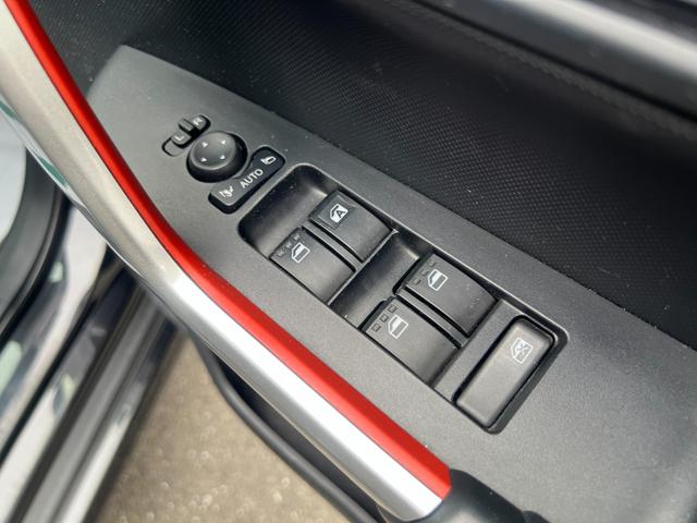 ロッキー Ｘ　ＨＥＶ　衝突軽減　レーンキープ　障害物センサー　Ｂｌｕｅｔｏｏｔｈオーディオ　ＥＴＣ　ＬＥＤヘッドライト　スマキー　禁煙車　記録簿　フルフラット　横滑り防止　ＡＢＳ　オートハイビーム　オートライト　電格ミラー（41枚目）
