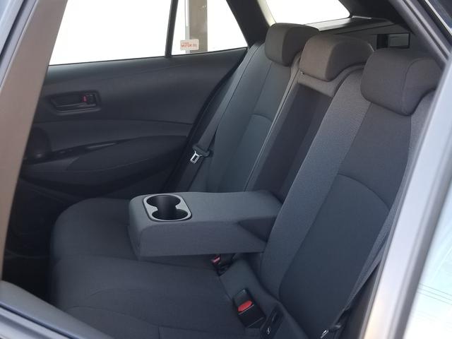 カローラツーリング ハイブリッド　Ｇ－Ｘ　４ＷＤ　衝突軽減　レーンキープ　アダプティブクルーズ　ナビ　Ｂカメラ　Ｂｌｕｅｔｏｏｔｈオーディオ　ＥＴＣ　ＬＥＤヘッドライト　スマキー　禁煙車　フルフラット　ＡＢＳ　オートハイビーム　オートライト（46枚目）