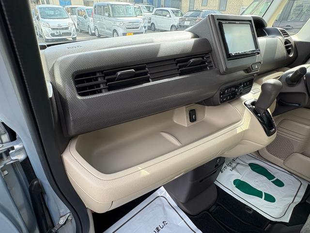 Ｎ－ＢＯＸ Ｇホンダセンシング　衝突軽減　レーンキープ　アダプティブクルーズ　両側スライド　ナビ　フルセグ　Ｂカメラ　Ｂｌｕｅｔｏｏｔｈオーディオ　ＥＴＣ　Ｉストップ　ＬＥＤヘッドライト　スマキー　禁煙車　フルフラット（43枚目）