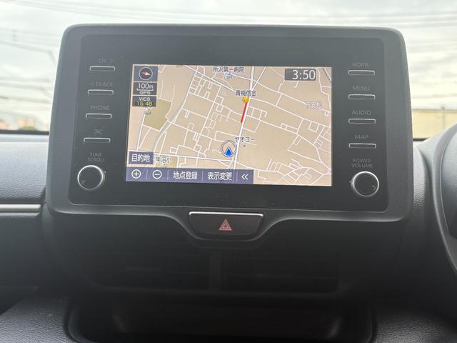 ヤリス ハイブリッドＸ　４ＷＤ　衝突軽減　レーンキープ　アダプティブクルーズ　ナビ　Ｂカメラ　Ｂｌｕｅｔｏｏｔｈオーディオ　ＥＴＣ　スマキー　禁煙車　フルフラット　ＡＢＳ　オートハイビーム　オートライト　電格ミラー（4枚目）