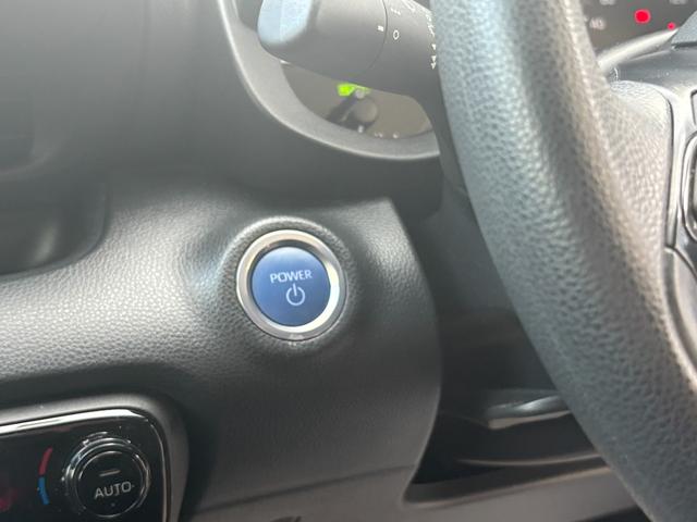 ヤリス ハイブリッドＸ　４ＷＤ　衝突軽減　レーンキープ　アダプティブクルーズ　ナビ　Ｂカメラ　Ｂｌｕｅｔｏｏｔｈオーディオ　ＥＴＣ　スマキー　禁煙車　フルフラット　ＡＢＳ　オートハイビーム　オートライト　電格ミラー（8枚目）