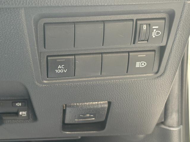 ヤリス ハイブリッドＸ　４ＷＤ　衝突軽減　レーンキープ　アダプティブクルーズ　ナビ　Ｂカメラ　Ｂｌｕｅｔｏｏｔｈオーディオ　ＥＴＣ　スマキー　禁煙車　フルフラット　ＡＢＳ　オートハイビーム　オートライト　電格ミラー（10枚目）