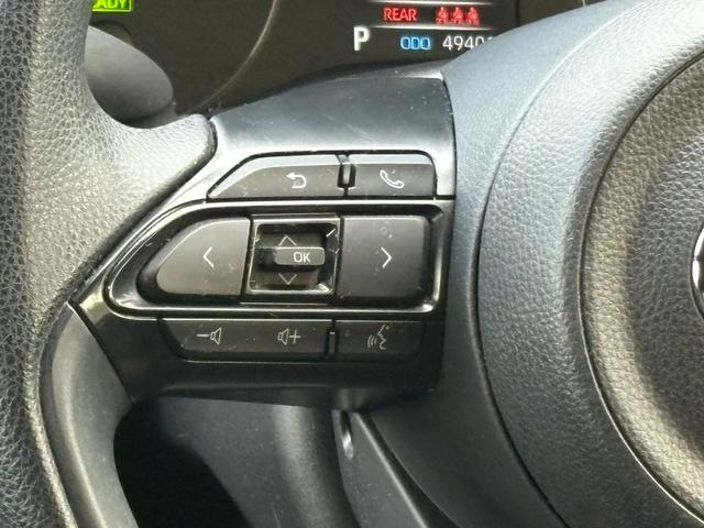 ヤリス ハイブリッドＸ　４ＷＤ　衝突軽減　レーンキープ　アダプティブクルーズ　ナビ　Ｂカメラ　Ｂｌｕｅｔｏｏｔｈオーディオ　ＥＴＣ　スマキー　禁煙車　フルフラット　ＡＢＳ　オートハイビーム　オートライト　電格ミラー（14枚目）