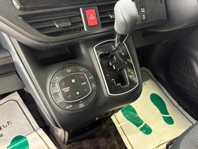 ヴォクシー X 衝突軽減 レーンキープ 両側電動 ナビ ワンセグ Bカメラ Bluetoothオーディオ ETC Iストップ LEDヘッドライト スマキー 禁煙車 3列 フルフラット ABS オートハイビーム(10枚目)