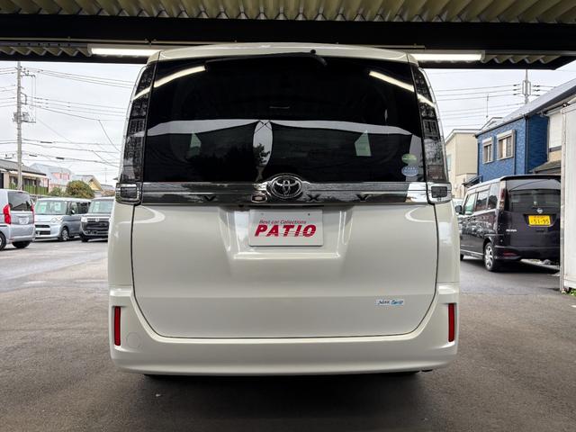 ヴォクシー X 衝突軽減 レーンキープ 両側電動 ナビ ワンセグ Bカメラ Bluetoothオーディオ ETC Iストップ LEDヘッドライト スマキー 禁煙車 3列 フルフラット ABS オートハイビーム(18枚目)