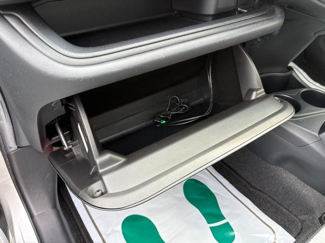 アクア L ナビ Bカメラ ETC キーレス 禁煙車 記録簿 横滑り防止 ABS オートハイビーム 電格ミラー CD 運転席エアバッグ 助手席エアバッグ エアコン パワーウィンドウ(40枚目)
