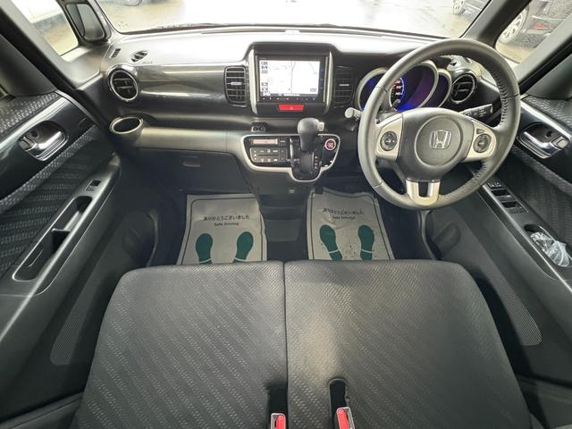 N-BOXカスタム G・ターボAパッケージ ターボ 衝突軽減 オートクルーズ 両側電動 シートヒーター ナビ フルセグ Bカメラ Bluetoothオーディオ Iストップ HID 15インチAW スマキー 禁煙車 フルフラット 横滑り防止(3枚目)