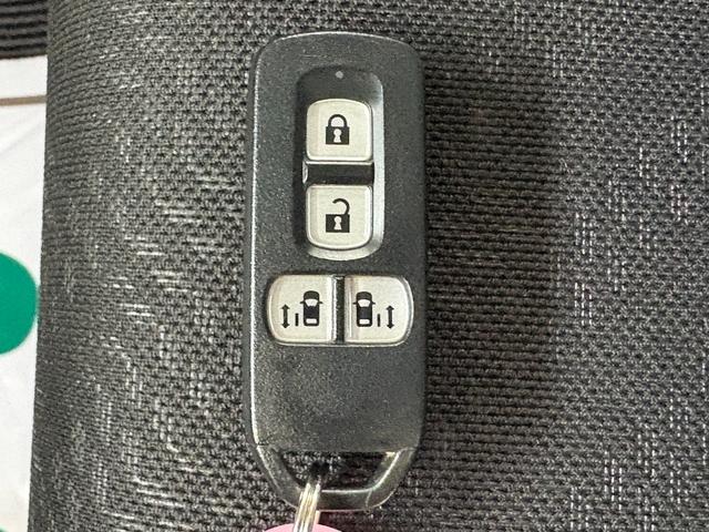 N-BOXカスタム G・ターボAパッケージ ターボ 衝突軽減 オートクルーズ 両側電動 シートヒーター ナビ フルセグ Bカメラ Bluetoothオーディオ Iストップ HID 15インチAW スマキー 禁煙車 フルフラット 横滑り防止(19枚目)