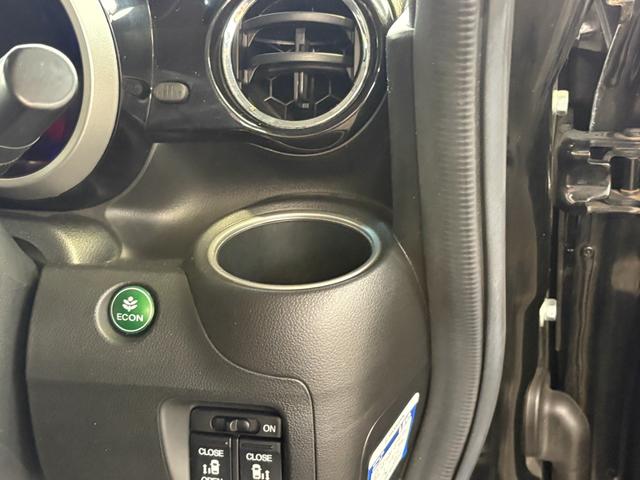 N-BOXカスタム G・ターボAパッケージ ターボ 衝突軽減 オートクルーズ 両側電動 シートヒーター ナビ フルセグ Bカメラ Bluetoothオーディオ Iストップ HID 15インチAW スマキー 禁煙車 フルフラット 横滑り防止(28枚目)