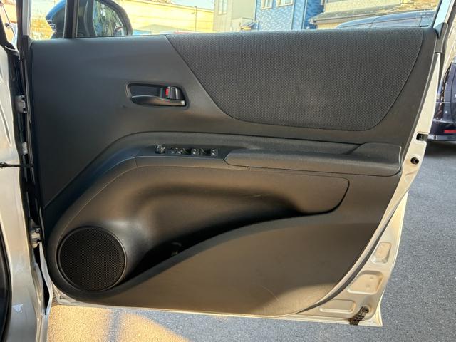 シエンタ X 片側電動 ナビ フルセグ Bカメラ Bluetoothオーディオ ETC Iストップ LEDヘッドライト キーレス 禁煙車 3列 フルフラット ABS(14枚目)