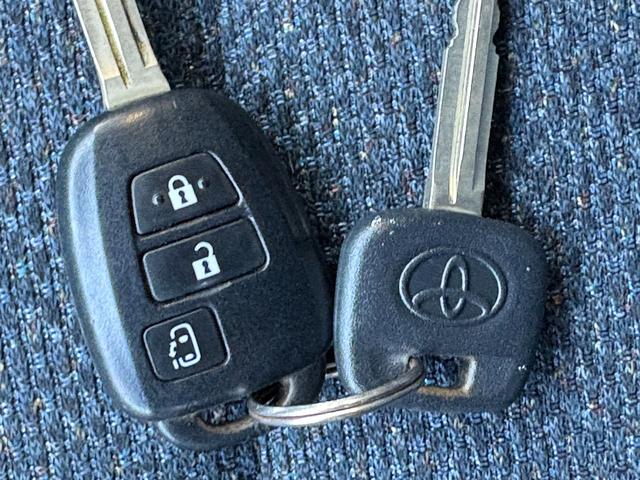 シエンタ X 片側電動 ナビ フルセグ Bカメラ Bluetoothオーディオ ETC Iストップ LEDヘッドライト キーレス 禁煙車 3列 フルフラット ABS(20枚目)