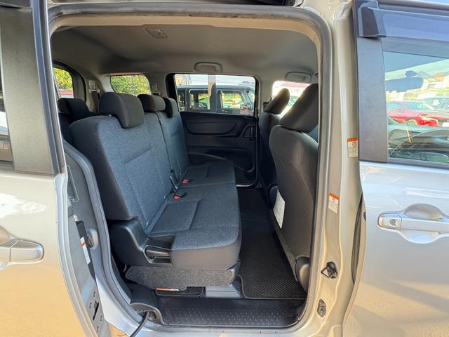 シエンタ X 片側電動 ナビ フルセグ Bカメラ Bluetoothオーディオ ETC Iストップ LEDヘッドライト キーレス 禁煙車 3列 フルフラット ABS(30枚目)