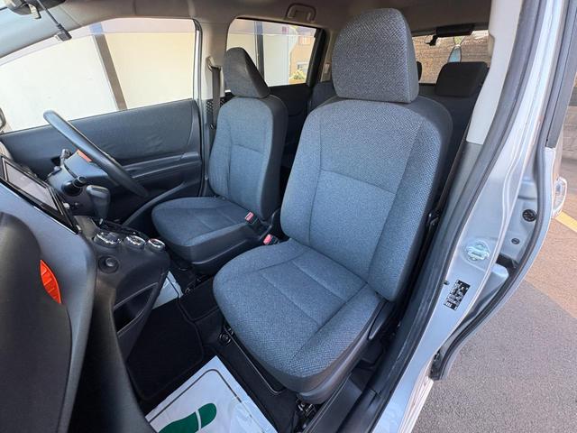 シエンタ X 片側電動 ナビ フルセグ Bカメラ Bluetoothオーディオ ETC Iストップ LEDヘッドライト キーレス 禁煙車 3列 フルフラット ABS(48枚目)