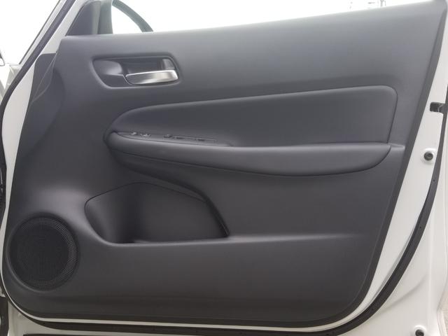 フィット e:HEVホーム 衝突軽減 レーンキープ 障害物センサー アダプティブクルーズ ナビ フルセグ Bカメラ Bluetoothオーディオ ETC LEDヘッドライト スマキー 禁煙車 フルフラット ABS(45枚目)