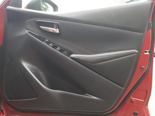 デミオ 13Sツーリング 衝突軽減 レーンキープ 障害物センサー シートヒーター ナビ フルセグ 全周囲カメラ Fカメラ サイドカメラ Bカメラ Bluetoothオーディオ ETC Iストップ LEDヘッドライト(12枚目)