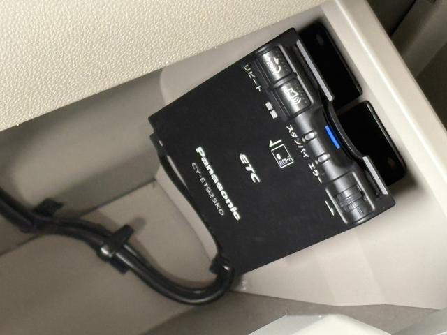 タント Ｘ　片側電動　ＥＴＣ　Ｉストップ　スマキー　禁煙車　フルフラット　ＡＢＳ　オートライト　電格ミラー　ベンチシート　ＣＤ　運転席エアバッグ　助手席エアバッグ　エアコン　パワーウィンドウ　パワーステアリング（6枚目）