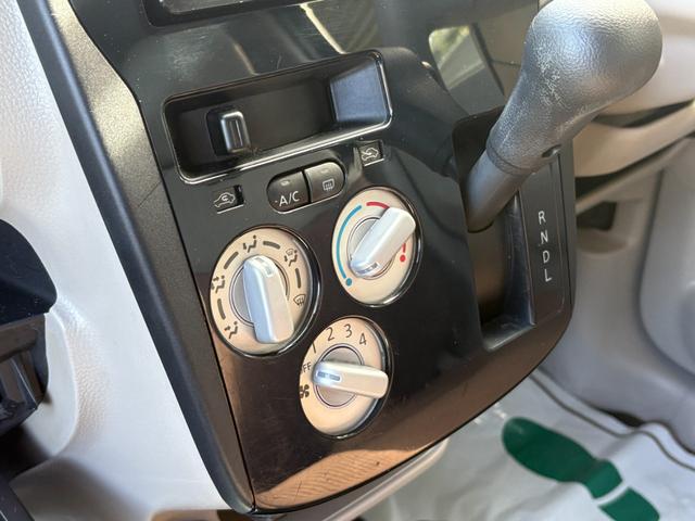 ｅＫワゴン Ｅ　シートヒーター　ナビ　ワンセグ　Ｂカメラ　ＥＴＣ　１４インチＡＷ　キーレス　禁煙車　フルフラット　ＡＢＳ　電格ミラー　ベンチシート　ＣＤ　運転席エアバッグ　助手席エアバッグ　エアコン　パワーウィンドウ（9枚目）