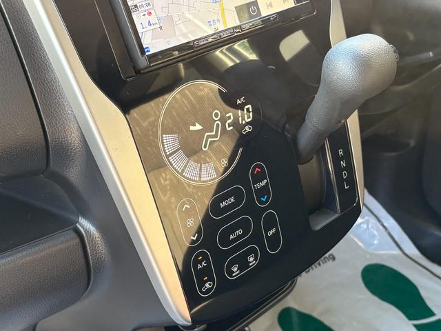 デイズ Ｘ　Ｖセレクション　衝突軽減　ナビ　フルセグ　全周囲カメラ　Ｆカメラ　サイドカメラ　Ｂカメラ　Ｂｌｕｅｔｏｏｔｈオーディオ　ＥＴＣ　Ｉストップ　１４インチＡＷ　スマキー　禁煙車　フルフラット（8枚目）