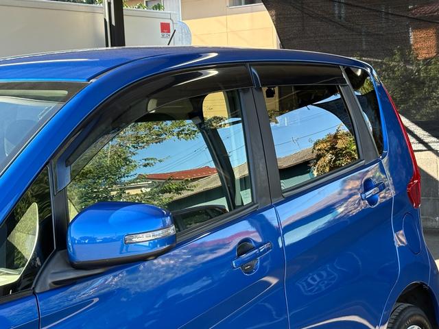 デイズ Ｘ　Ｖセレクション　衝突軽減　ナビ　フルセグ　全周囲カメラ　Ｆカメラ　サイドカメラ　Ｂカメラ　Ｂｌｕｅｔｏｏｔｈオーディオ　ＥＴＣ　Ｉストップ　１４インチＡＷ　スマキー　禁煙車　フルフラット（24枚目）