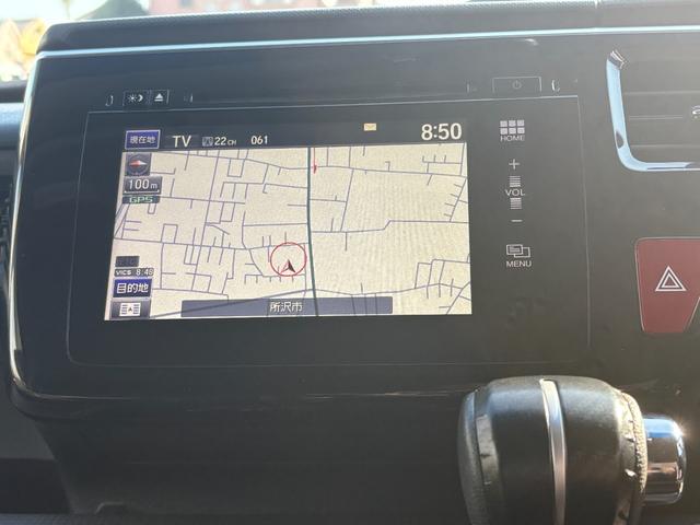 ステップワゴンスパーダ スパーダアドバンスパッケージα　オートクルーズ　片側電動　ナビ　フルセグ　Ｂカメラ　Ｂｌｕｅｔｏｏｔｈオーディオ　後席モニター　ＥＴＣ　Ｉストップ　１６インチＡＷ　スマキー　禁煙車　３列　フルフラット　横滑り防止　ＡＢＳ（4枚目）