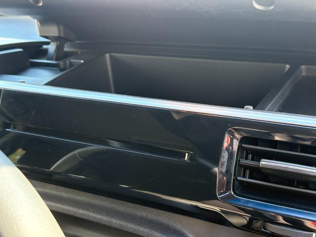 ステップワゴンスパーダ スパーダアドバンスパッケージα　オートクルーズ　片側電動　ナビ　フルセグ　Ｂカメラ　Ｂｌｕｅｔｏｏｔｈオーディオ　後席モニター　ＥＴＣ　Ｉストップ　１６インチＡＷ　スマキー　禁煙車　３列　フルフラット　横滑り防止　ＡＢＳ（7枚目）