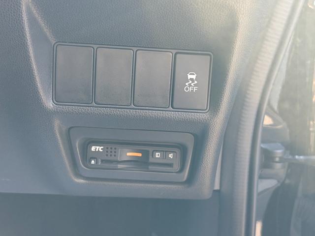 ステップワゴンスパーダ スパーダアドバンスパッケージα　オートクルーズ　片側電動　ナビ　フルセグ　Ｂカメラ　Ｂｌｕｅｔｏｏｔｈオーディオ　後席モニター　ＥＴＣ　Ｉストップ　１６インチＡＷ　スマキー　禁煙車　３列　フルフラット　横滑り防止　ＡＢＳ（9枚目）