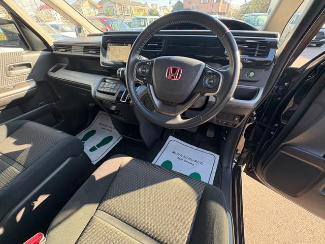 ステップワゴンスパーダ スパーダアドバンスパッケージα　オートクルーズ　片側電動　ナビ　フルセグ　Ｂカメラ　Ｂｌｕｅｔｏｏｔｈオーディオ　後席モニター　ＥＴＣ　Ｉストップ　１６インチＡＷ　スマキー　禁煙車　３列　フルフラット　横滑り防止　ＡＢＳ（29枚目）