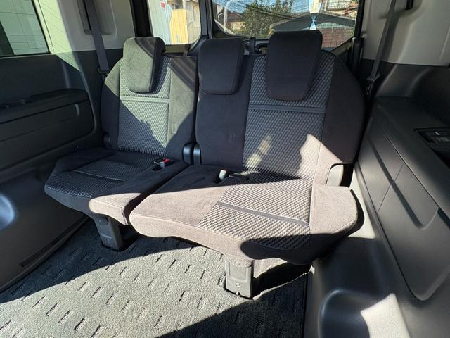 ステップワゴンスパーダ スパーダアドバンスパッケージα　オートクルーズ　片側電動　ナビ　フルセグ　Ｂカメラ　Ｂｌｕｅｔｏｏｔｈオーディオ　後席モニター　ＥＴＣ　Ｉストップ　１６インチＡＷ　スマキー　禁煙車　３列　フルフラット　横滑り防止　ＡＢＳ（33枚目）