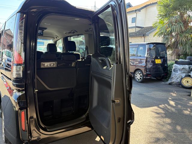 ステップワゴンスパーダ スパーダアドバンスパッケージα　オートクルーズ　片側電動　ナビ　フルセグ　Ｂカメラ　Ｂｌｕｅｔｏｏｔｈオーディオ　後席モニター　ＥＴＣ　Ｉストップ　１６インチＡＷ　スマキー　禁煙車　３列　フルフラット　横滑り防止　ＡＢＳ（34枚目）