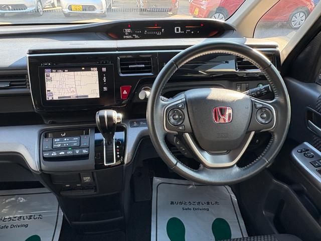 ステップワゴンスパーダ スパーダアドバンスパッケージα　オートクルーズ　片側電動　ナビ　フルセグ　Ｂカメラ　Ｂｌｕｅｔｏｏｔｈオーディオ　後席モニター　ＥＴＣ　Ｉストップ　１６インチＡＷ　スマキー　禁煙車　３列　フルフラット　横滑り防止　ＡＢＳ（40枚目）