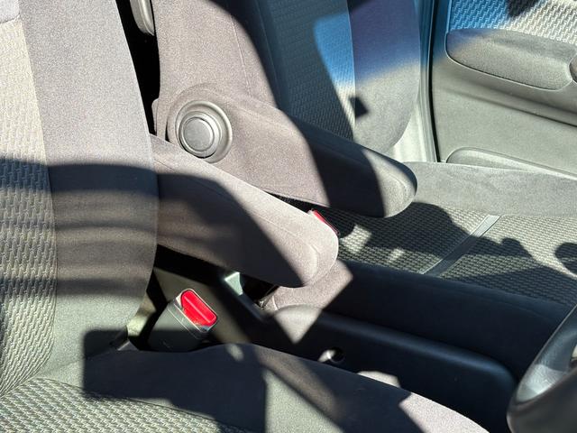 ステップワゴンスパーダ スパーダアドバンスパッケージα　オートクルーズ　片側電動　ナビ　フルセグ　Ｂカメラ　Ｂｌｕｅｔｏｏｔｈオーディオ　後席モニター　ＥＴＣ　Ｉストップ　１６インチＡＷ　スマキー　禁煙車　３列　フルフラット　横滑り防止　ＡＢＳ（46枚目）