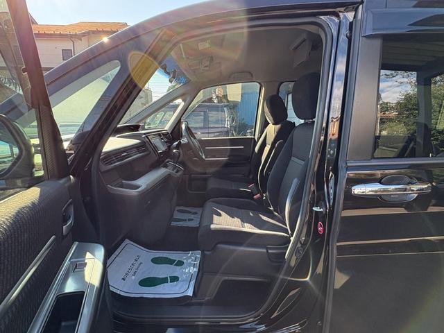 ステップワゴンスパーダ スパーダアドバンスパッケージα　オートクルーズ　片側電動　ナビ　フルセグ　Ｂカメラ　Ｂｌｕｅｔｏｏｔｈオーディオ　後席モニター　ＥＴＣ　Ｉストップ　１６インチＡＷ　スマキー　禁煙車　３列　フルフラット　横滑り防止　ＡＢＳ（47枚目）