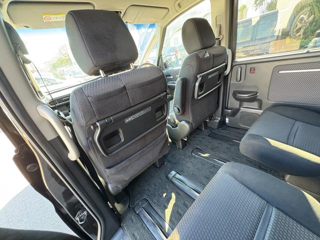 ステップワゴンスパーダ スパーダアドバンスパッケージα　オートクルーズ　片側電動　ナビ　フルセグ　Ｂカメラ　Ｂｌｕｅｔｏｏｔｈオーディオ　後席モニター　ＥＴＣ　Ｉストップ　１６インチＡＷ　スマキー　禁煙車　３列　フルフラット　横滑り防止　ＡＢＳ（52枚目）