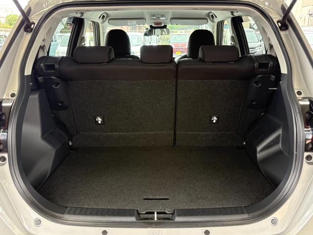 ライズ Ｘ　衝突軽減　レーンキープ　障害物センサー　ナビ　フルセグ　Ｂカメラ　Ｂｌｕｅｔｏｏｔｈオーディオ　ＥＴＣ　Ｉストップ　ＬＥＤヘッドライト　スマキー　禁煙車　フルフラット　ＡＢＳ　オートハイビーム（13枚目）