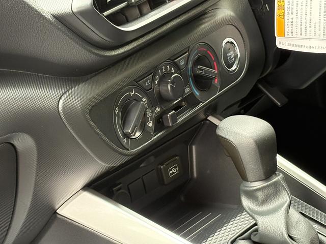 ライズ Ｘ　衝突軽減　レーンキープ　障害物センサー　ナビ　フルセグ　Ｂカメラ　Ｂｌｕｅｔｏｏｔｈオーディオ　ＥＴＣ　Ｉストップ　ＬＥＤヘッドライト　スマキー　禁煙車　フルフラット　ＡＢＳ　オートハイビーム（43枚目）