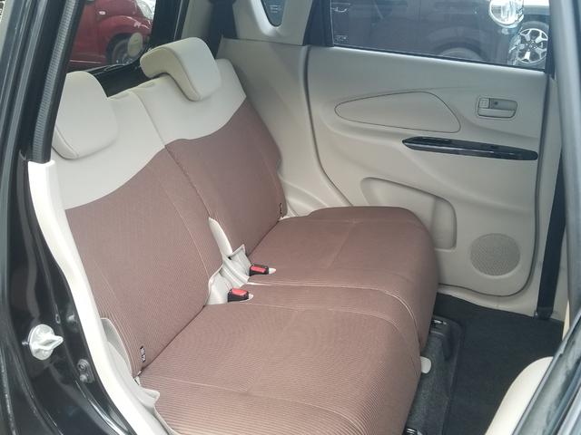 当店の目の前に「東中学校入り口」というバス停がございます。駅からは少し距離がございますので、電車でお越しの際はバスをご利用頂くとスムーズです。