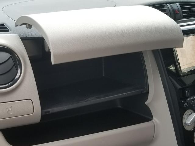 Ｅ　シートヒーター　ナビ　ワンセグ　Ｂｌｕｅｔｏｏｔｈオーディオ　ＥＴＣ　１４インチＡＷ　キーレス　禁煙車　フルフラット　横滑り防止　ＡＢＳ　電格ミラー　ベンチシート　ＣＤ　ＤＶＤ再生