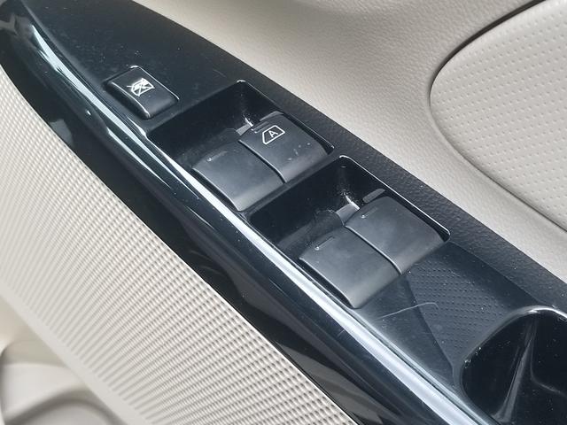 Ｅ　シートヒーター　ナビ　ワンセグ　Ｂｌｕｅｔｏｏｔｈオーディオ　ＥＴＣ　１４インチＡＷ　キーレス　禁煙車　フルフラット　横滑り防止　ＡＢＳ　電格ミラー　ベンチシート　ＣＤ　ＤＶＤ再生