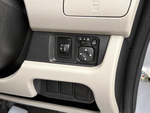 eKワゴン E キーレス 禁煙車 フルフラット ABS 電格ミラー ベンチシート CD 運転席エアバッグ 助手席エアバッグ エアコン パワーウィンドウ パワーステアリング(5枚目)