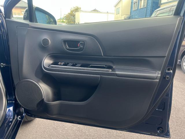 アクア Ｓスタイルブラック　衝突軽減　レーンキープ　障害物センサー　ナビ　フルセグ　Ｂカメラ　Ｂｌｕｅｔｏｏｔｈオーディオ　ＥＴＣ　ＬＥＤヘッドライト　スマキー　禁煙車　ＡＢＳ　オートハイビーム　電格ミラー　ＣＤ　ＤＶＤ再生（14枚目）