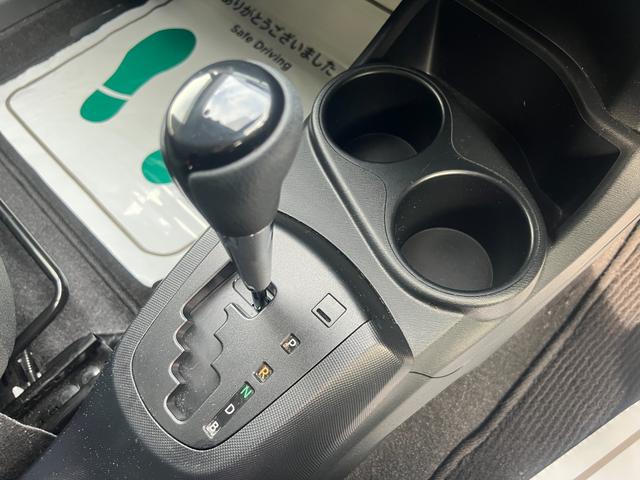 アクア Ｓスタイルブラック　衝突軽減　レーンキープ　障害物センサー　ナビ　フルセグ　Ｂカメラ　Ｂｌｕｅｔｏｏｔｈオーディオ　ＥＴＣ　ＬＥＤヘッドライト　スマキー　禁煙車　ＡＢＳ　オートハイビーム　電格ミラー　ＣＤ　ＤＶＤ再生（35枚目）