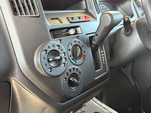 タウンエースバン ＧＬ　両側スライド　キーレス　禁煙車　フルフラット　ＡＢＳ　運転席エアバッグ　助手席エアバッグ　エアコン　パワーウィンドウ　パワーステアリング（5枚目）